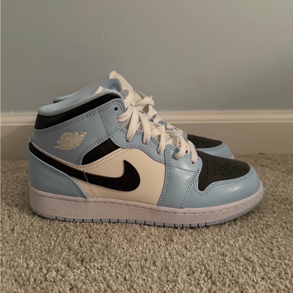 Nike Air Jordan 1
